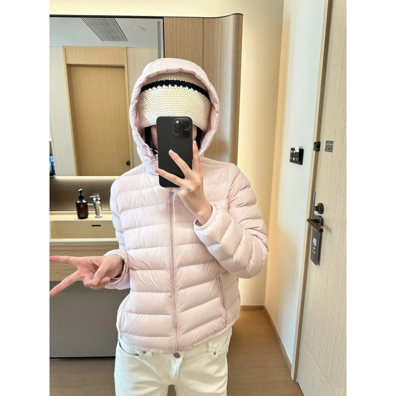 Pd's Greatest Work Is the Lightweight Ribbed down Jacket, Loose Fit, Regular Shoulder, Hooded Quilted down Jacket, Short Style 0359