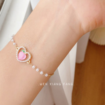 Loving Water Honey Peach Pearl Bracelet Female Summer Ins Small Crowd Design Sensation Tulips Gentle sweet and sweet bestie bracelet