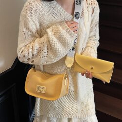 Boston Bag for Women 2025 New Model High-End Baguette Shoulder Bag This Year's Popular Wide Strap Crossbody Small Pillow Bag