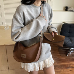 2025 New Fashionable Versatile Shoulder Crossbody Bag for Women, Large Capacity Commuter Bag, High-End Dumpling Bag, Trendy Women's Bag