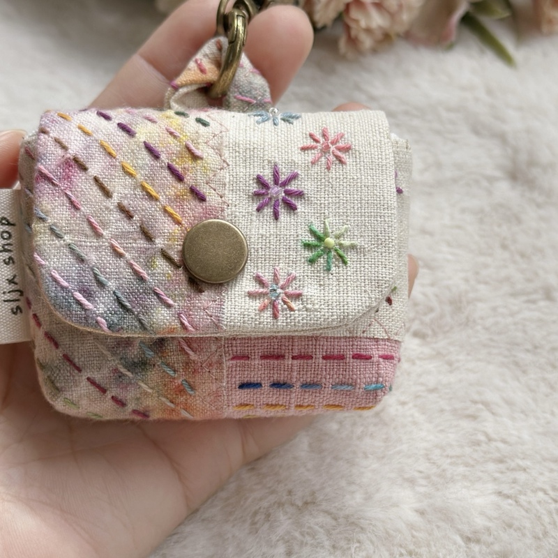 Shilijinxiang Hand-Sewn Plant-Dyed Snap-Button Earphone Case Handmade Earphone Bag
