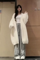 Белый [средний колено влево и вправо]