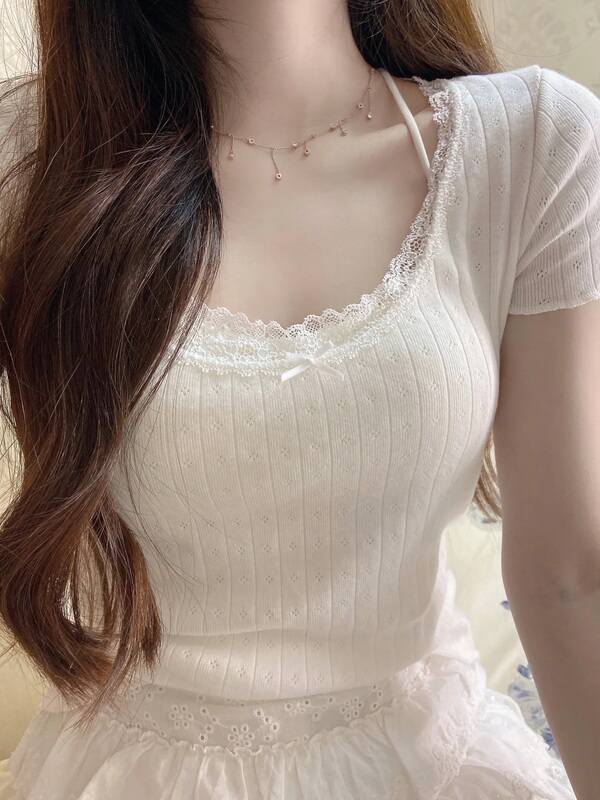 Spicy Girl White Large Neckline U-Neck Lace Trim Regular Shoulder Short-Sleeve T-Shirt for Women, Summer Pure Desire Slim Fit Short Top