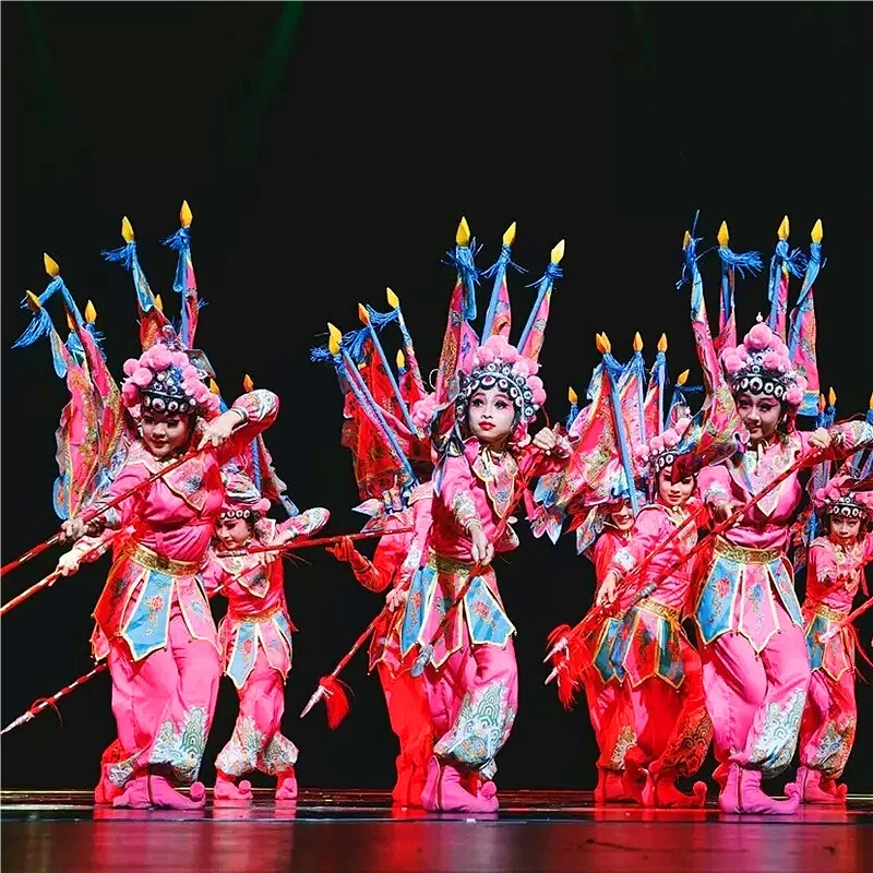 Con dao nhỏ thứ chín kiểu sen Ma Mạc nhảy trang phục trẻ em Bắc Kinh Opera Mulan Opera biểu diễn trang phục - Trang phục đồ tết cho bé gái