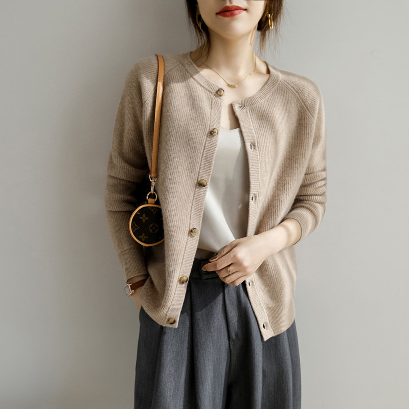 Cardiovert knitted jacket Women 2021 Fall new vintage Lazy 100 Hitch Round Collar Pure color Long sleeves goat sweater