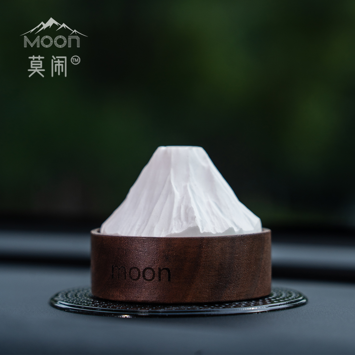 日式檀木：车内的禅意与吉祥之光