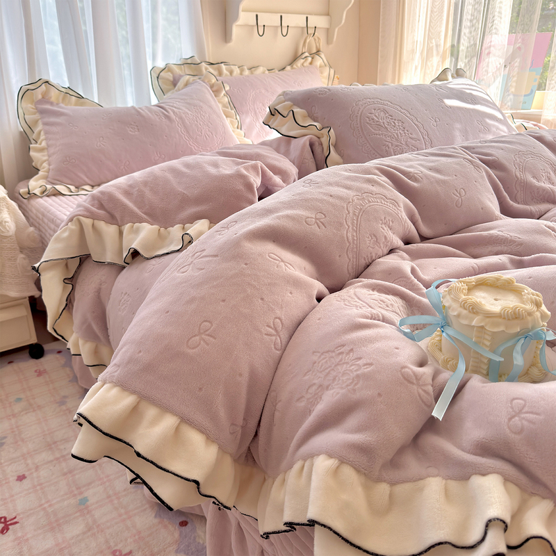 Winter Milk Coral Fleece Four-Piece Bedding Set with Lace Edge, Quilt Cover, Bed Sheet, Fitted Sheet, Bed Cover, Plush Bedding Set Three Winter Milk Coral Fleece Four-Piece Bedding Set with Lace Edge, Quilt Cover, Bed Sheet, Fitted Sheet, Bed Cover, Plush Bedding Set Three