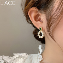 New reduction of -10 Benefits South Korea East gate Pearl hollowed-out ring earrings on the current period
