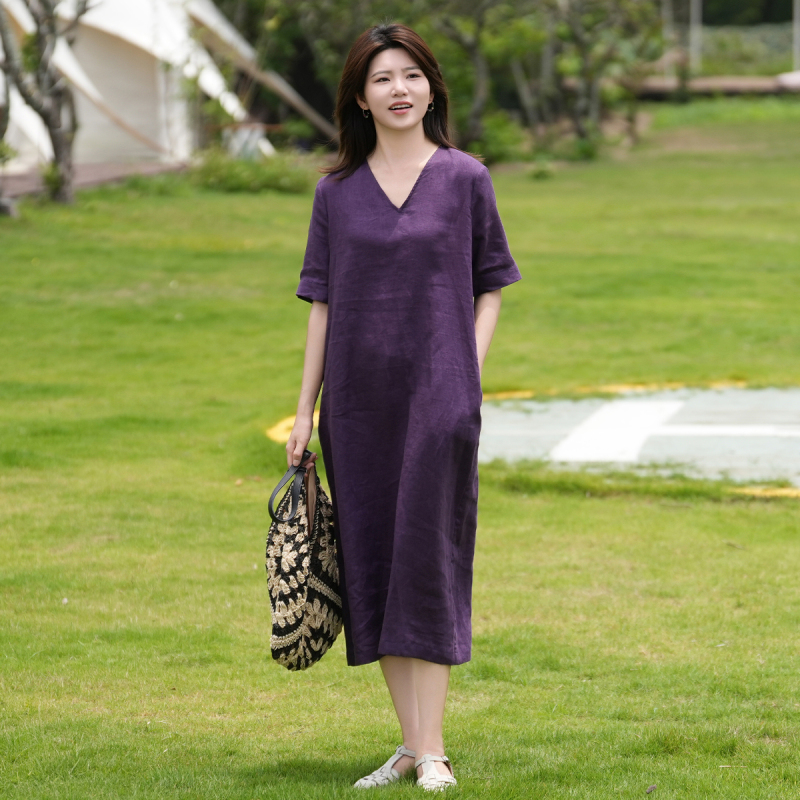 Fifteen Simple and Artistic Linen Dresses for Women, Summer V-Neck Mid-Length Dresses with a Relaxed and Elegant Style, Suitable for Commuting and Loose-Fitting Fifteen Simple and Artistic Linen Dresses for Women, Summer V-Neck Mid-Length Dresses with a Relaxed and Elegant Style, Suitable for Commuting and Loose-Fitting