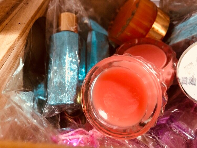 One of the few out-of-print sharp oriental notes of light balm