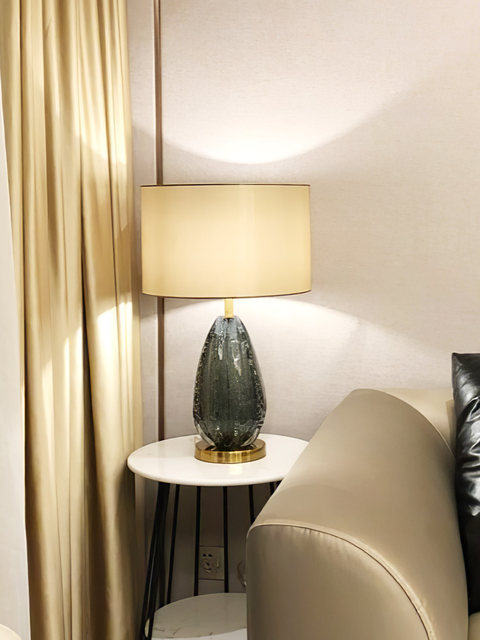 Nordic Light Luxury Glass Table Lamp Creative Designer Room Hotel Japanese Bedside Post-Modern Luxury Decorative Table Lamp
