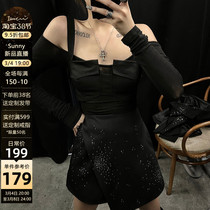 IAMCPLUS Sannies black lined with two sets of harnesses and shoulders laminated to wear a womans slim fit and sweaters