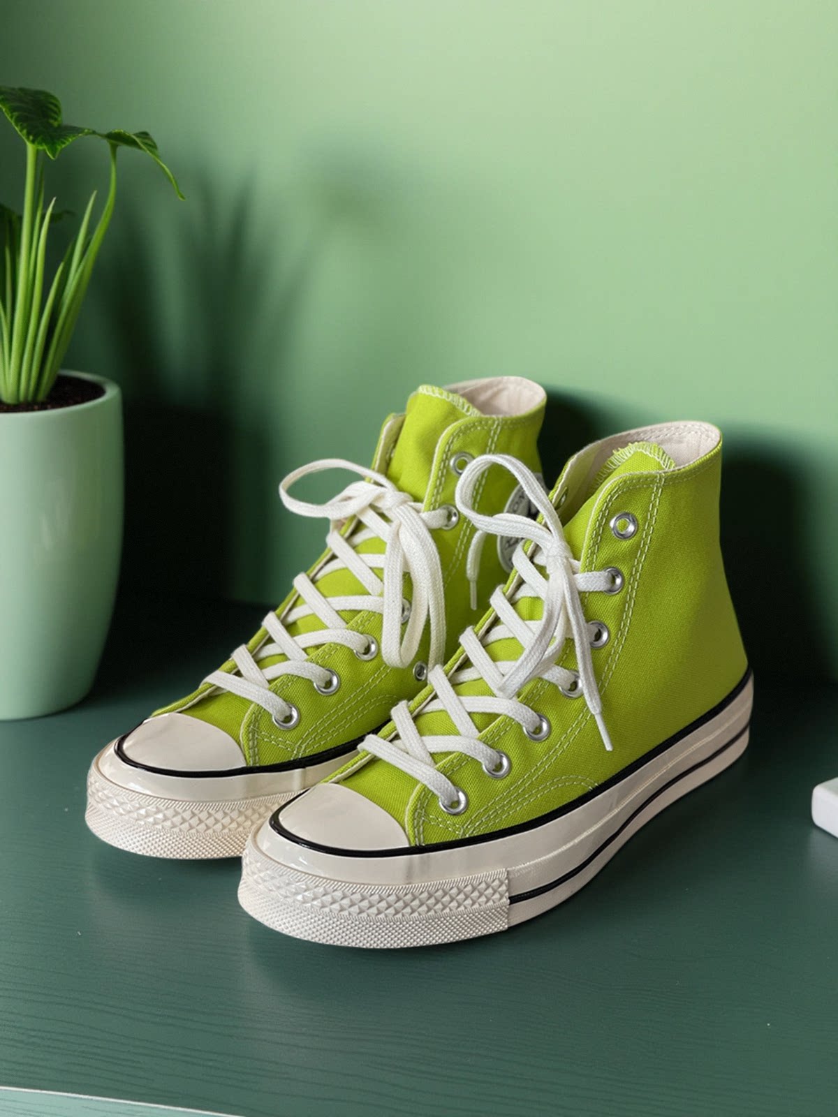 New Breathable Fluorescent Green 1970S Canvas Shoes High-Top Classic Student Couple Style Sports Campus Versatile Sneakers