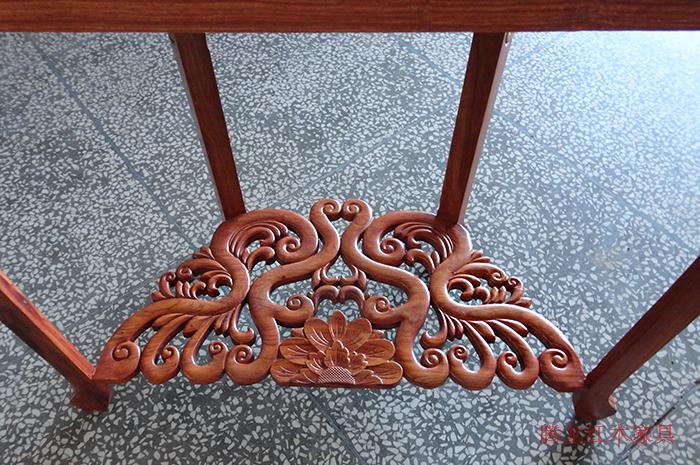 Bàn gỗ hồng hiện đại Trung Quốc hiện đại bán nguyệt bàn Đài Loan lưỡi liềm gỗ rắn hiên bàn gỗ gụ đồ nội thất chống lại bàn tường cung cấp đặc biệt - Bàn / Bàn 	mẫu bàn ghế gỗ phòng khách cổ điển