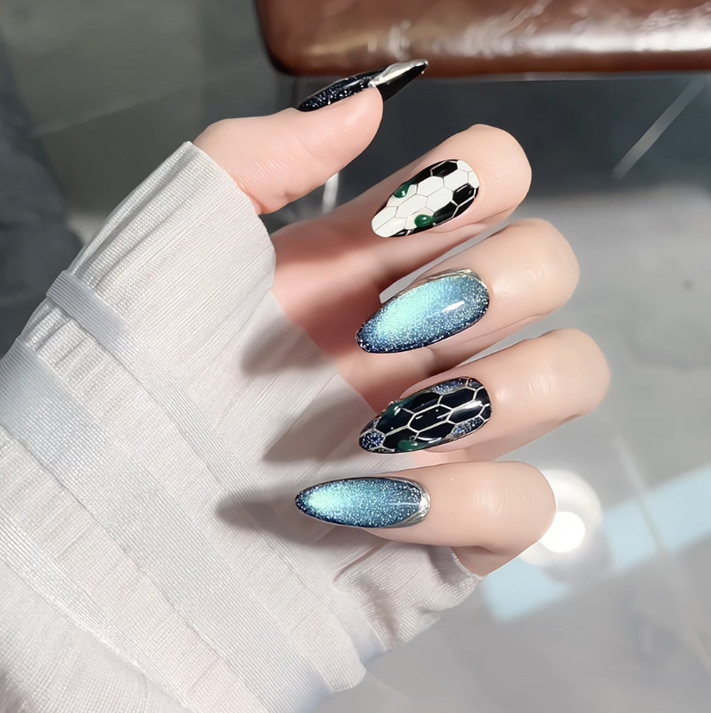 Yuanman【Spiritual Snake】Borgi Snake Head Clasp Cat's Eye Pure Handmade Wearable Nail Art Classic Multi-Color High-End New Style