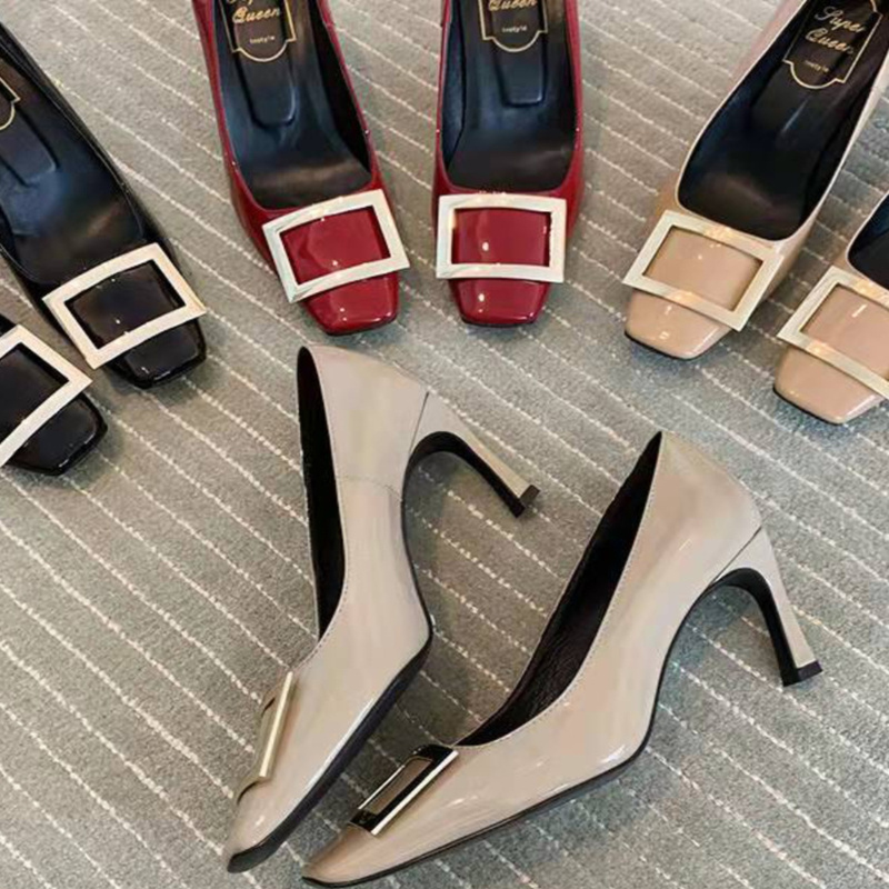 2025 Spring Square Buckle Pumps Shallow Mid-Heel Patent Leather Chunky Heel Bridesmaid Socialite Flat Shoes Wedding Shoes Stiletto High Heels