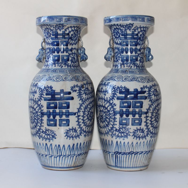 Jingdezhen Antique Porcelain A pair of blue and white amphora bottles in the late Qing Dynasty, antique antiques, old antique collections