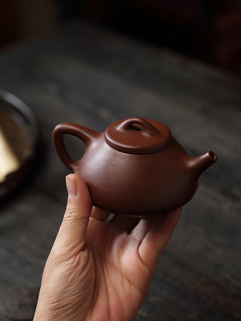 Classic JingZhou Liu Chengguo HaiRong 】 【 it undressed ore purple clay stone gourd ladle pot all hand home tea kettle