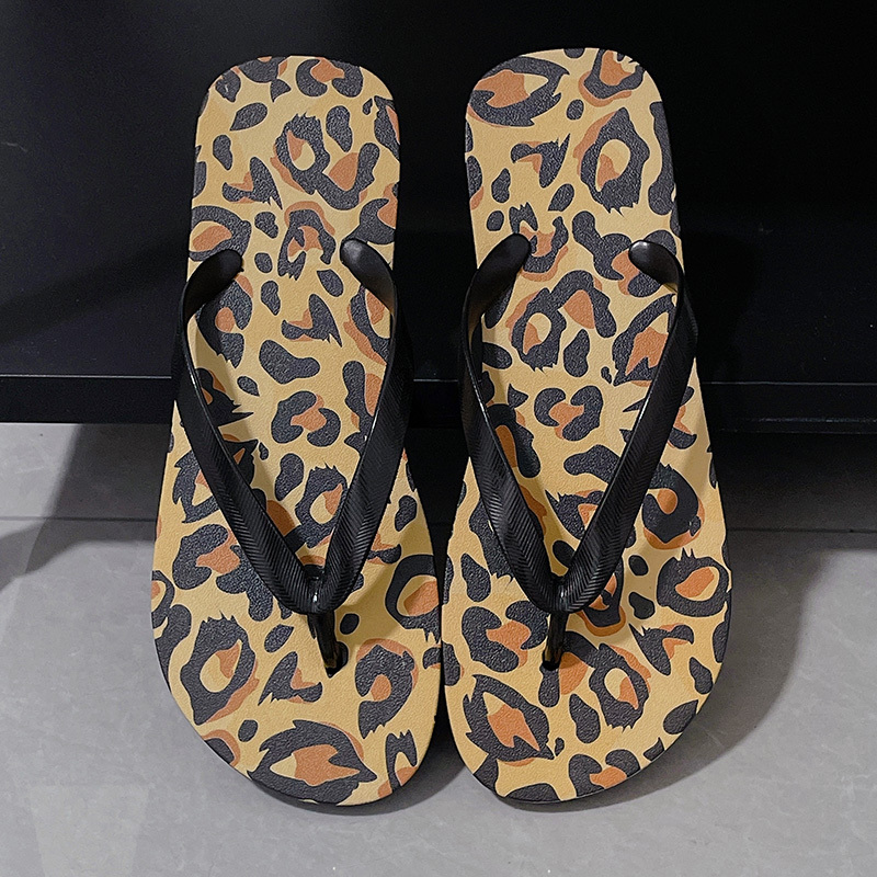 Wild Leopard Print Men's Flip-Flops for Outdoor Wear, Non-Slip Thong Sandals, 2026 New Fashion Trendy Beach Shoes