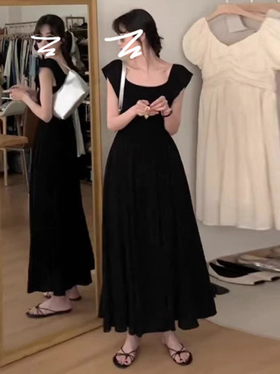 法式赫本风方领短袖连衣裙女装2026夏季新款别致气质收腰显瘦长裙