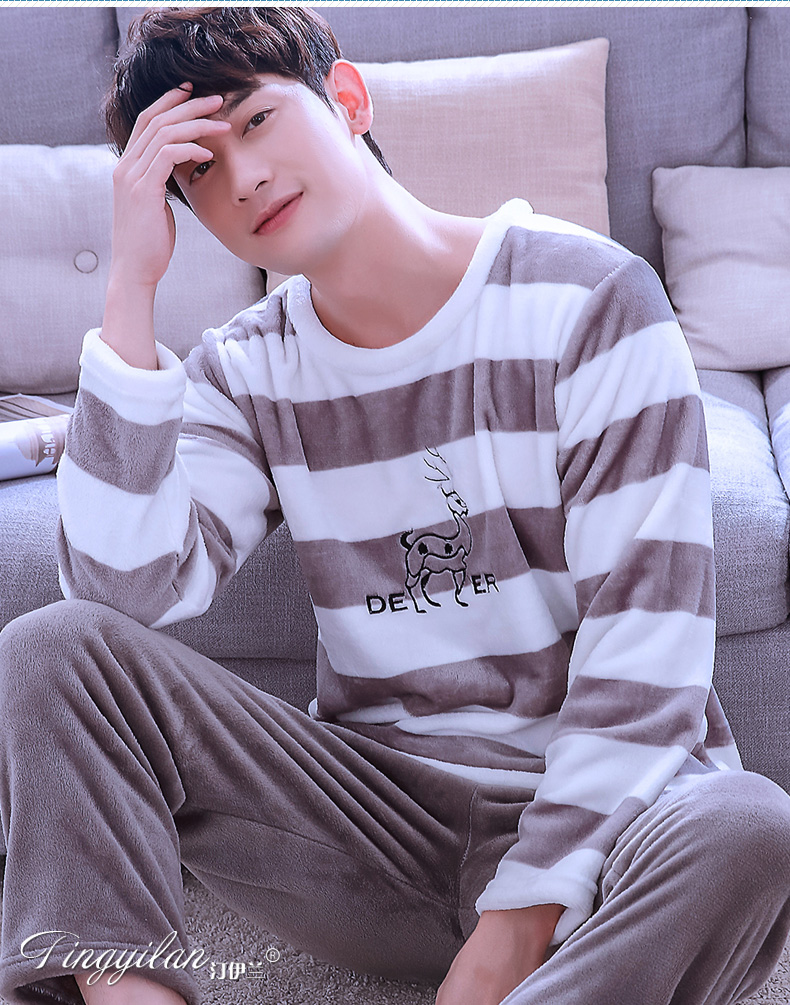 Đồ ngủ nam mùa đông dịch vụ dễ thương kích thước lớn đặt dày flannel dài tay nhung san hô mùa thu và mùa đông cộng với nhung có thể được mặc bộ đồ khủng long