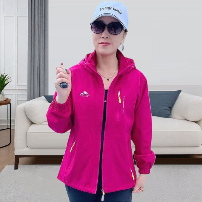 Spring, Autumn and Winter Women's Short Straight-Cut Jacket with Detachable Hood and Lining, Large Size Outdoor Mountaineering Sportswear