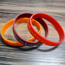 A bracelet for the blessing of the Living Buddha (please note which guru please note)