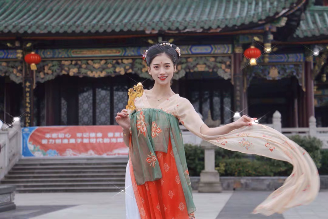 Roche originally designed Hankin elemental classical dance dress ( warm mountain ) Guofeng dress to show up drifting dress