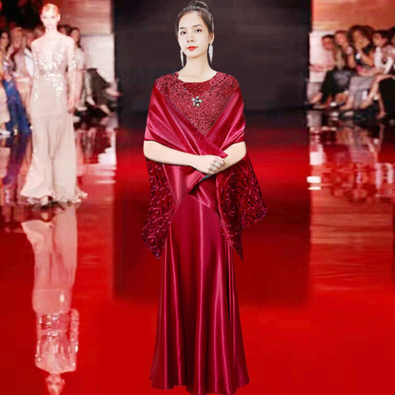 Mother of the Bride Evening Dress 2026 New Style with Shawl, Elegant and Luxurious, Youthful and Stylish, Suitable for Mother-In-Law at Wedding Banquet