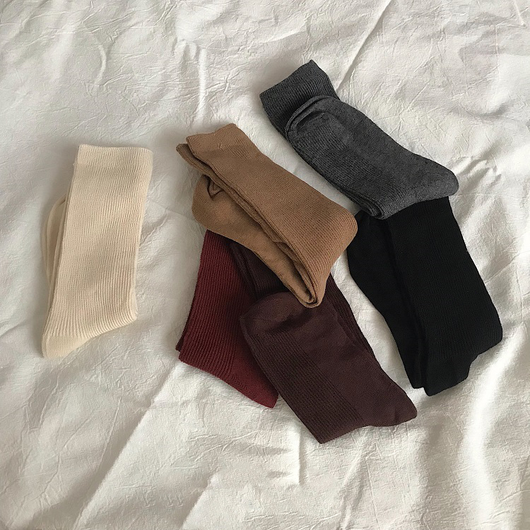 Pure cotton mid-tube socks women's bubble socks solid color wild literary chic Korean version of retro college style socks maple leaf color