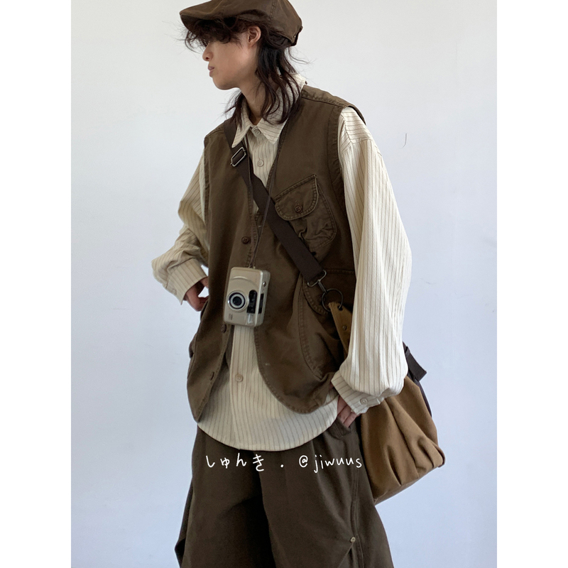 Japanese Retro Workwear Vest for Men and Women, Multi-Pocket Functional Vest, Loose Casual V-Neck Single-Breasted Sleeveless Jacket Japanese Retro Workwear Vest for Men and Women, Multi-Pocket Functional Vest, Loose Casual V-Neck Single-Breasted Sleeveless Jacket