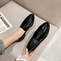 2022 spring new British style black pointed toe small leather shoes women Korean version all-match mid-heel leather work single shoes women