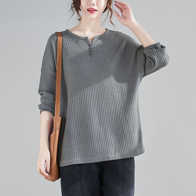 Long-sleeved t-shirt women's large size fat mm loose top spring and autumn clothes middle-aged mother cover the stomach to show thin knitted bottoming shirt