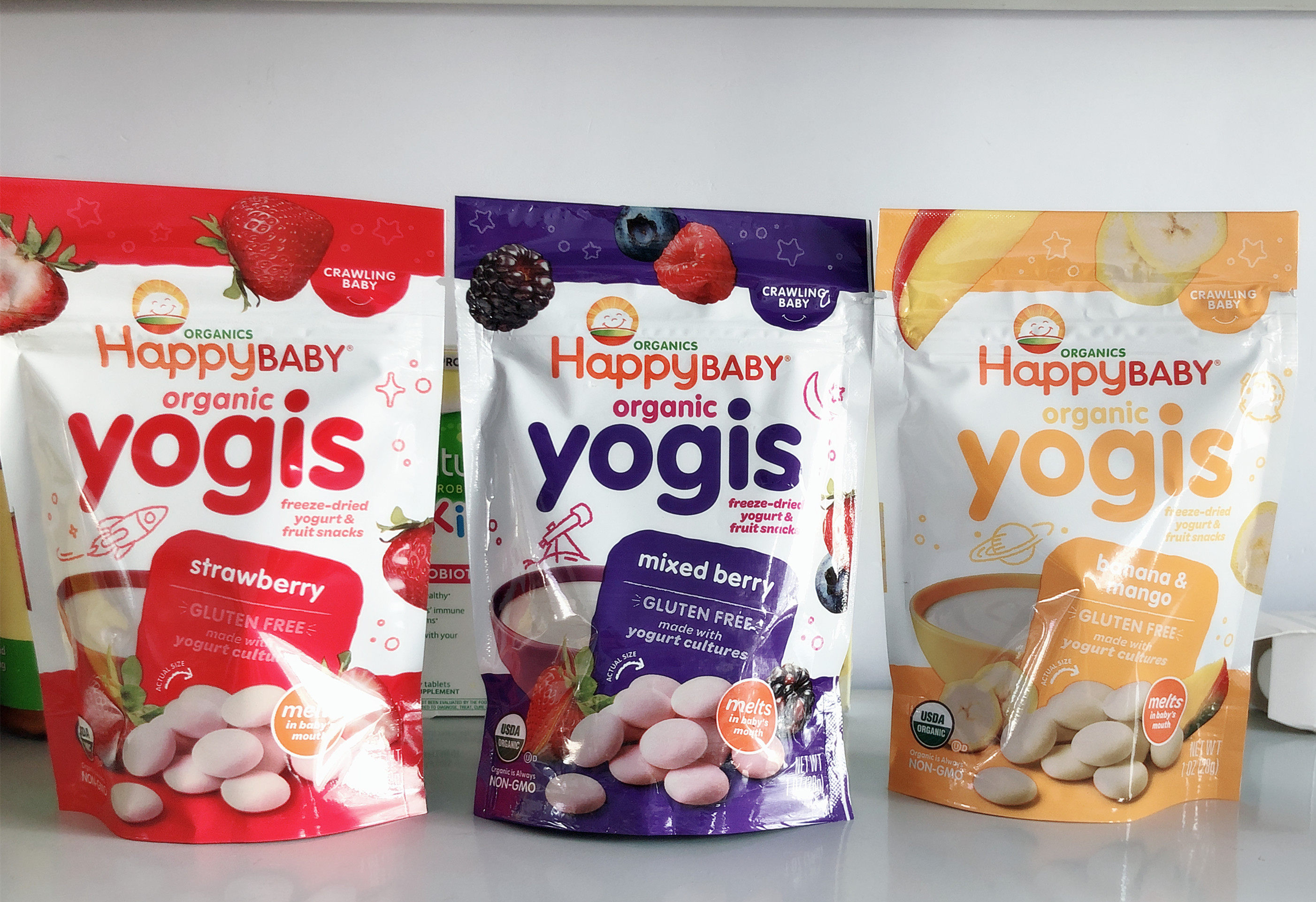 Any 3 generations from HappyBaby Xibei organic yogurt dissolved beans Banana flavor Blueberry flavor Strawberry baby snack