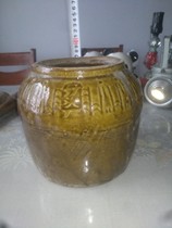  Early liberation or Cultural Revolution period Yellow glaze jar Old pottery jar Antique jar Nostalgic old object collection