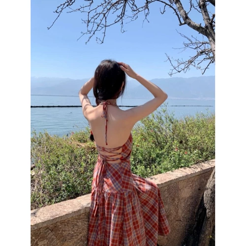 Летнее красное цветное платье-комбинация, ремень, длинная юбка, с открытой спиной, А-силуэт, яркий броский стиль