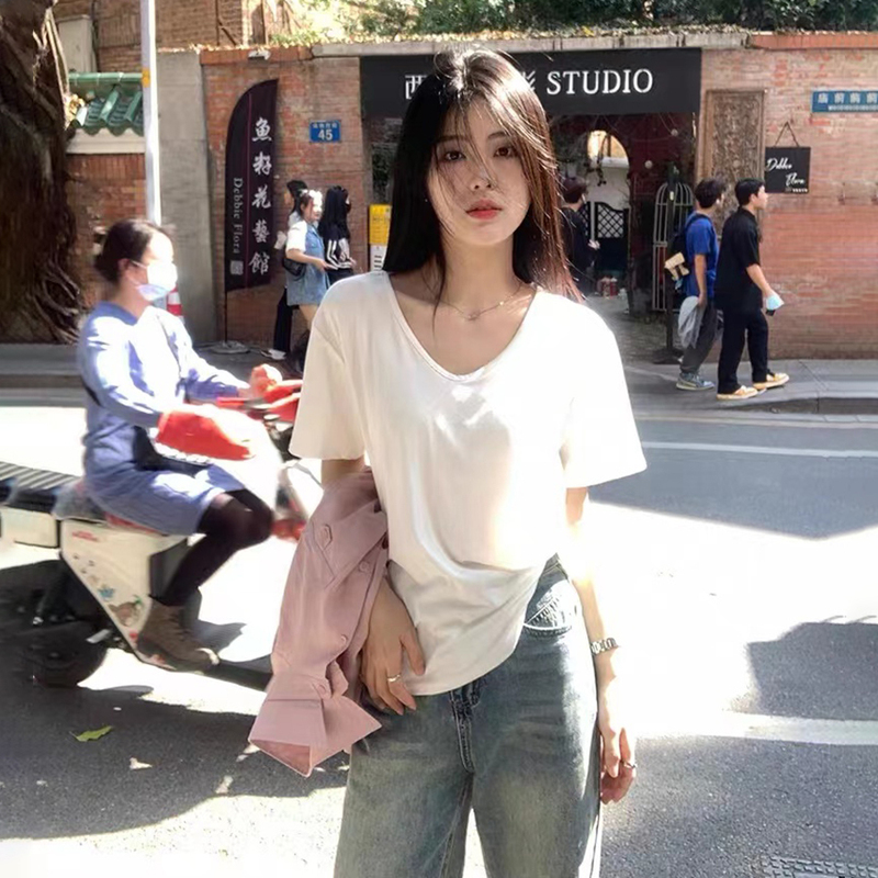 Solid Color V-Neck Regular Shoulder Loose Fit Versatile Slimming Short-Sleeve Women's 2026 New Popular Summer Age-Reducing Casual T-Shirt Top