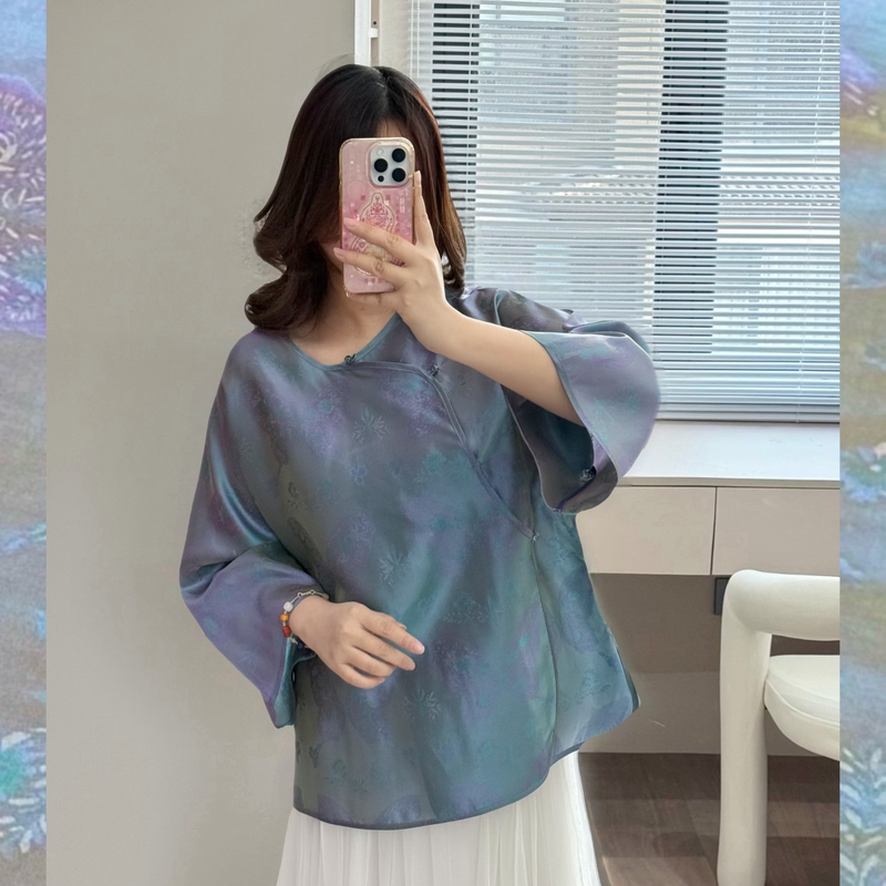 Flowing Silk New Chinese-Style Top with Diagonal Placket, Mother-Of-Pearl Inlay, Jacquard, Three-Quarter Sleeves, Loose-Fitting, Traditional Chinese Style Sweater Shirt