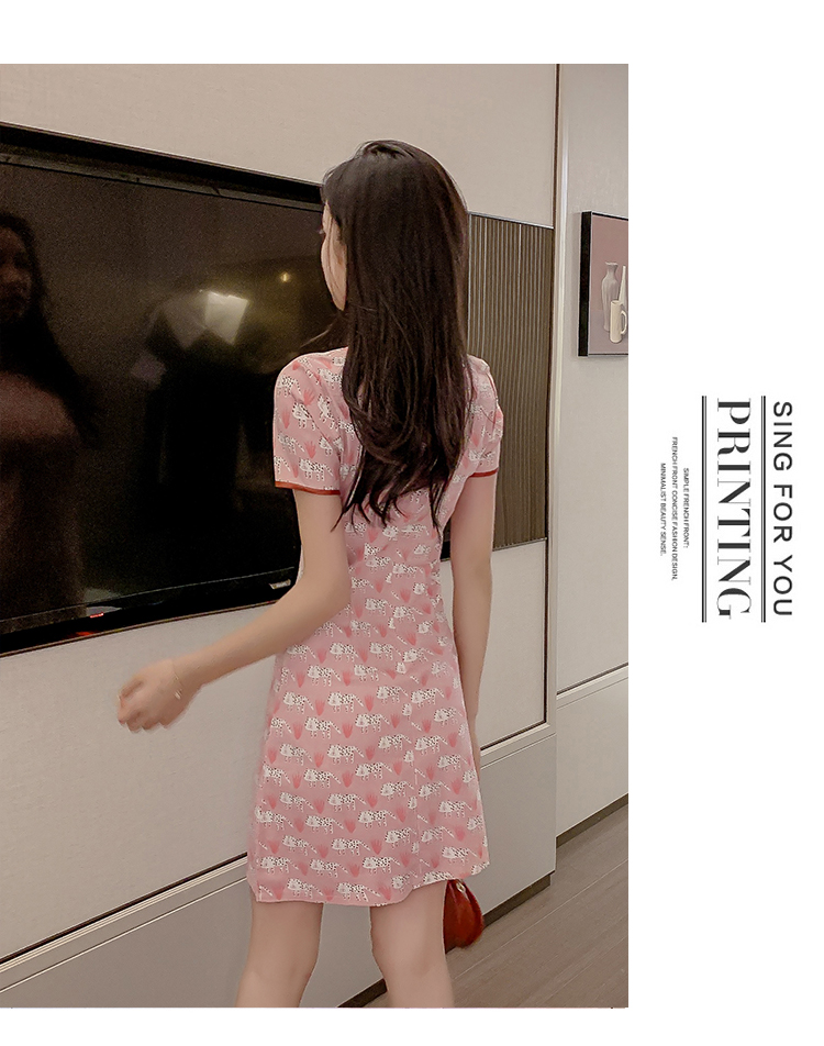 VK旗艦店 中國風復古旗袍動物紋盤扣開叉短袖洋裝