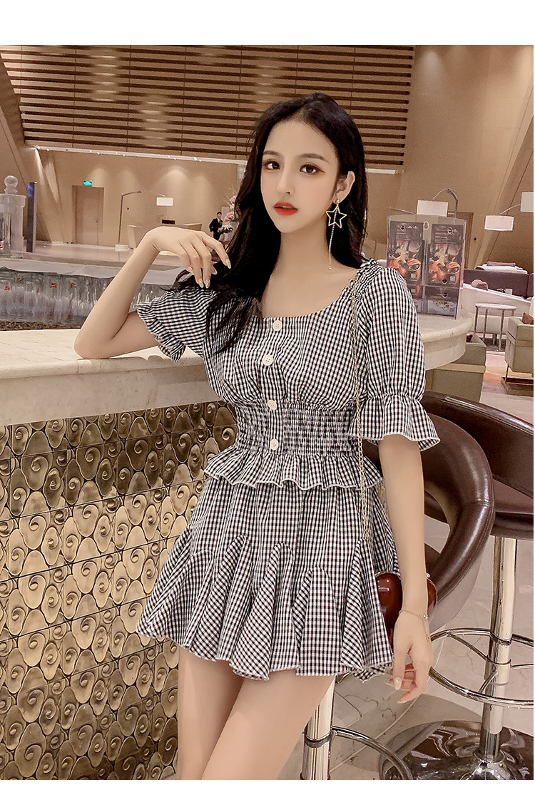VK旗艦店 韓系格子荷葉邊短款上衣半身裙套裝短袖裙裝