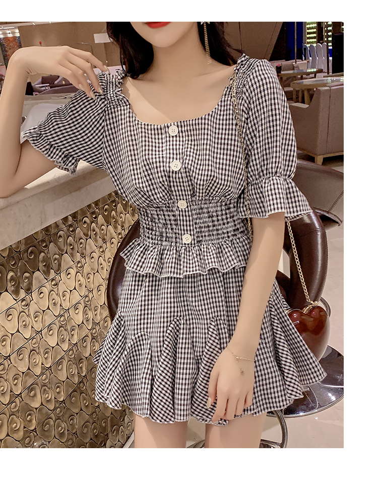 VK旗艦店 韓系格子荷葉邊短款上衣半身裙套裝短袖裙裝