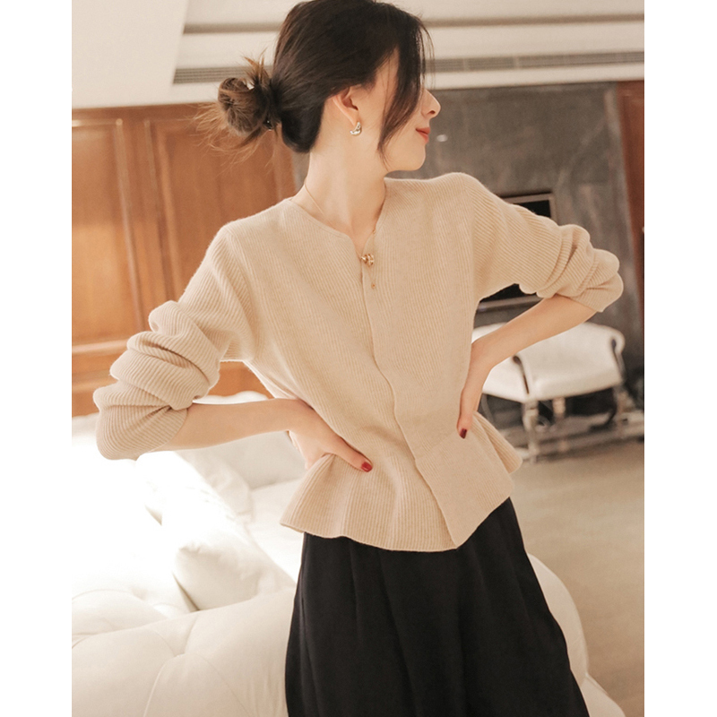 Outlet Clearance Brand Slim-Fit Knit Cardigan for Women, Autumn and Winter, Chanel-Style, Fashionable and Versatile Base Sweater