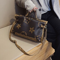 Hong Kong IT Tennis Red Packet Girls 2020 New Tide Handbag Large Capacity Old Flowers Pets Sloped Satchel Fashion