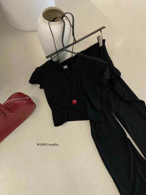 Lin Xi Xi Versatile Slim-Fit Short T-Shirt + Faux Two-Piece Tie-Up Flared Pants Super Stretchy Super Soft Yoga-Style Set