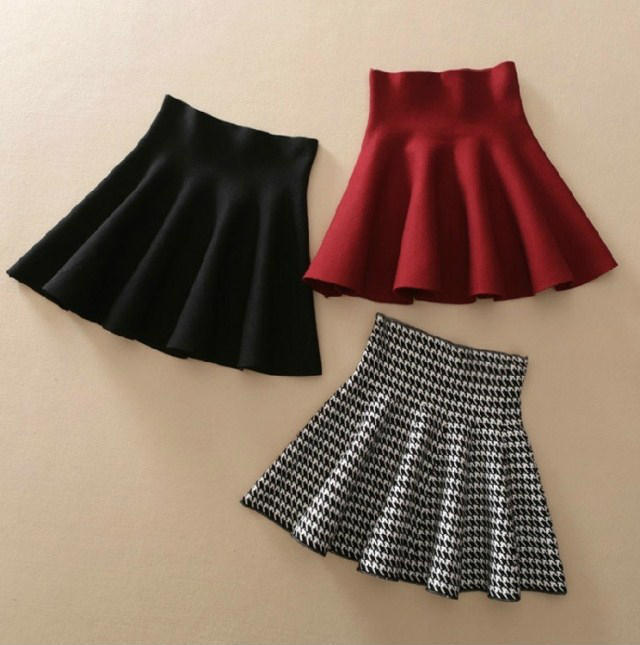 Fat plus size women's clothing fat MM spring and autumn and winter new thin knitted short skirt pleated skirt base tutu umbrella skirt