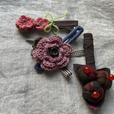 YIMIAN's artistic and retro forest-themed handicrafts, handcrafted crocheted duckbill hairpins and brooches