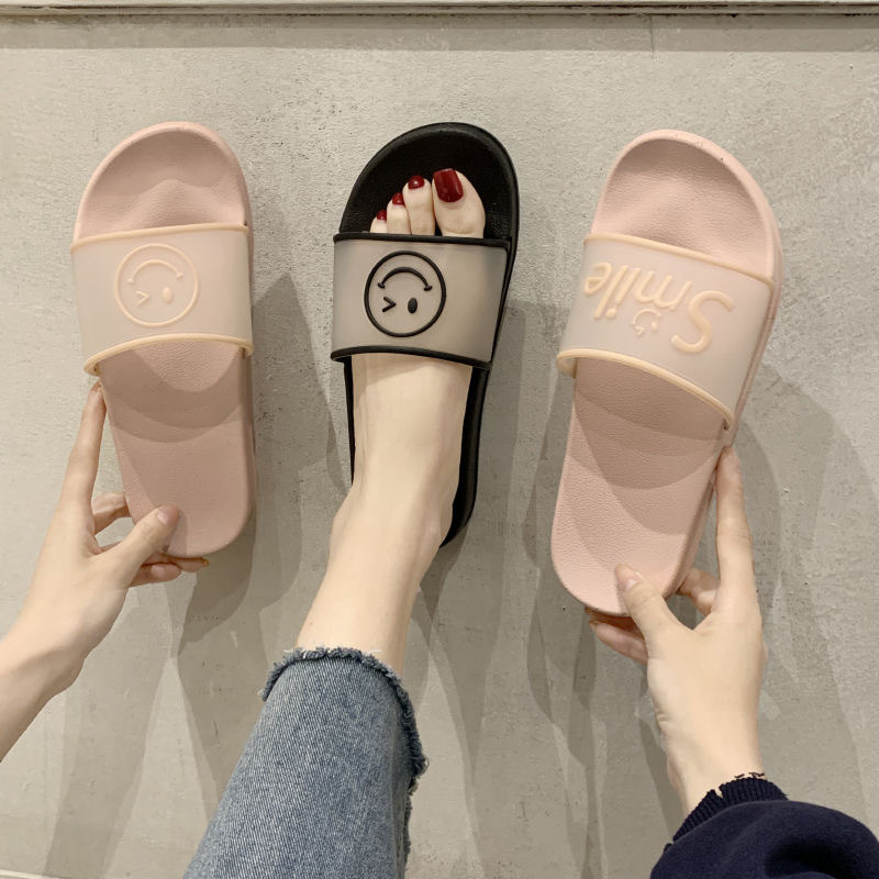 Smiley Face Slippers for Women, Fashionable for Summer, Can Be Worn Outside, New Style, Soft-Soled, Non-Slip, Suitable for Bathroom Use, Home Leisure, and Casual Wear