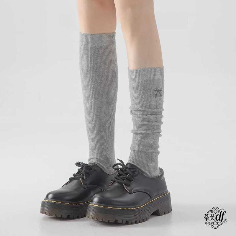 Double-Needle Gray Calf Socks for Women, Autumn and Spring Style, Miu Series Embroidered Bowknot Slouch Socks to Pair with Small Leather Shoes Double-Needle Gray Calf Socks for Women, Autumn and Spring Style, Miu Series Embroidered Bowknot Slouch Socks to Pair with Small Leather Shoes
