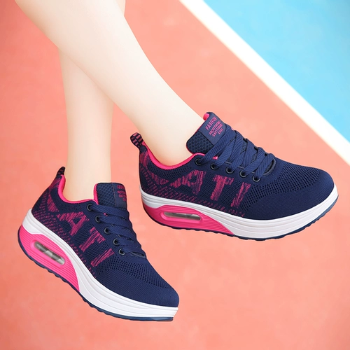 Демисезонная обувь для ходьбы для матери, флисовые туфли, спортивная обувь для отдыха, качалка на платформе