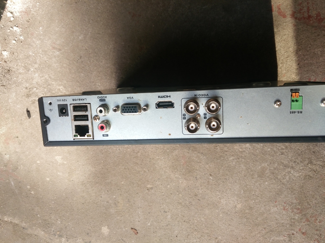 New second-hand Hi-vision DS-7804HGH-E1 F1 M coaxial 4-way hard disk recorder mobile phone monitoring